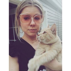 Meet your Posher, Leah